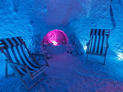 Соляной грот в загородном комплексе City Holiday Resort & SPA в селе Петропавловская Борщаговка возле Киева