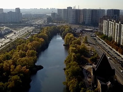 Озеро Серебряный Кол — искусственный водоем на Позняках в Киеве. Рыбалка, прогулки, пляжный отдых, новый парк и удобный доступ между станциями метро.