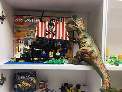 Музей Детства в Днепре — интерактивное путешествие в мир игр и игрушек 60–90-х годов. Уникальные экспонаты, выставки и атмосфера настоящего детства.