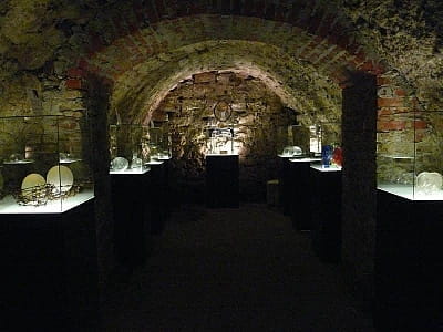 Музей стекла во Львове – уникальный культурный центр, где переплетаются история, традиции и современное искусство. 