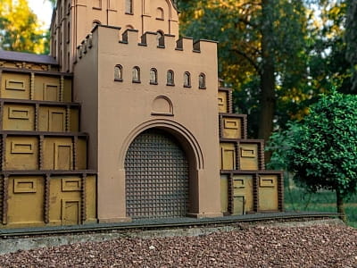 Золоті ворота в парку-музеї «Україна в мініатюрі»