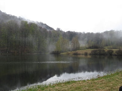 Озеро Большое Тростя в Закарпатье — ледниковая достопримечательность природы на Полонине Ровной. Туризм, рыбалка, Лумшоры и водопады рядом.