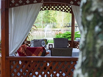 беседка в загородном комплексе «Чудодиево» в селе Вышполь Житомирской области