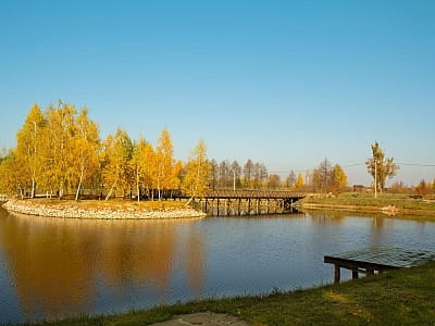 озеро с причалами в загородном комплексе «Чудодеево» в селе Вышполь Житомирской области