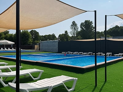 открытый бассейн в загородном комплексе Complex VLADA Resort в Черкассах