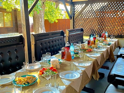 Complex VLADA Resort — это современный гостинично-развлекательный комплекс в черте города Черкассы, который сочетает в себе комфорт, уют и природу.