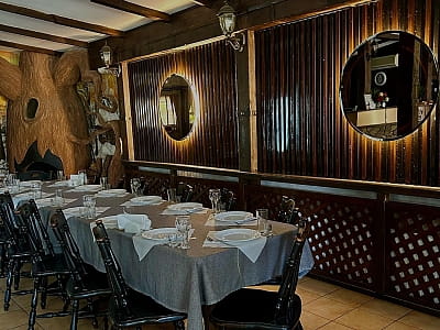 банкетный зал ресторана в загородном комплексе Complex VLADA Resort в Черкассах