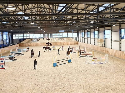 Конно-спортивный комплекс DERGACHOV в селе Веремья Киевской области