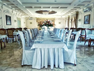 Банкетный зал в загородном комплексе Forest Club Sherwood возле Умани