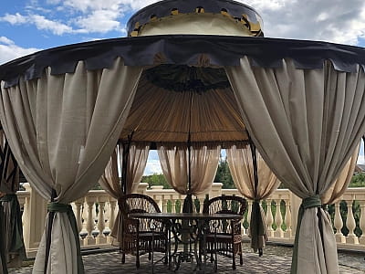 Беседка в загородном комплексе Forest Club Sherwood возле Умани