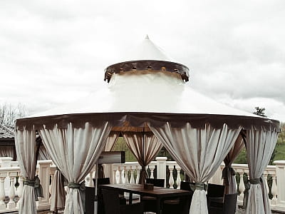 Беседка в загородном комплексе Forest Club Sherwood возле Умани