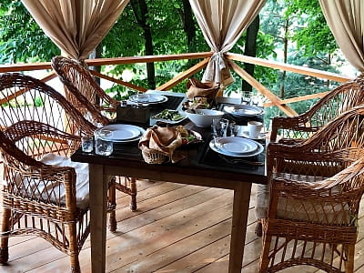 Беседка в загородном комплексе Forest Club Sherwood возле Умани