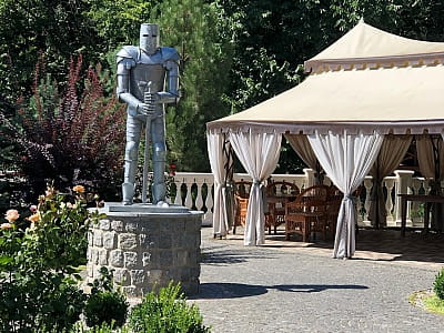 Беседка в загородном комплексе Forest Club Sherwood возле Умани