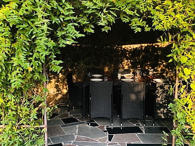 ресторан в загородном комплексе Forest Club Sherwood возле Умани