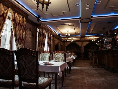 бар в загородном комплексе Forest Club Sherwood возле Умани