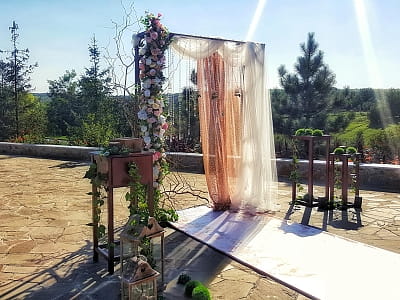 Торжественные свадебные церемонии в загородном комплексе Forest Club Sherwood возле Умани