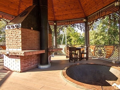 карпатский чан в загородном комплексе Fort Pirnov Park 