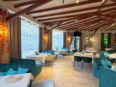 Ресторан курортного комплекса IVORY Resort & Spa в городе Виноградов, что в Закарпатской области