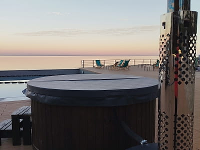 SPA-купель в загородном комплексе Lis&More