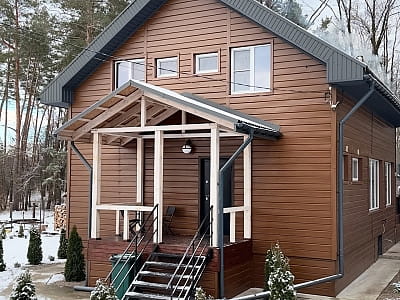 Загородный комплекс Пан Чан возле Золотоноши – чаны под открытым небом, сауна, бассейн и уютные домики среди леса для идеального отдыха.