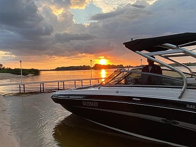 прогулка на катерах в загородном комплексе Perlyna Resort возле Черкасс