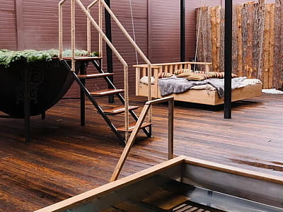 Чугунный карпатский чан в загородном комплексе Queen Country Club