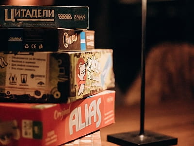 настольные игры в загородном комплексе «Тихий Лес» на берегу Днепра