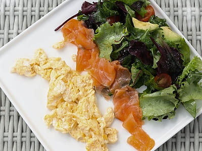 ресторан с открытой террасой в загородном комплексе «Тихий Лес» на берегу Днепра