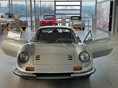 Музей ретро-автомобилей VIK Cars во Львове — путешествие во времени