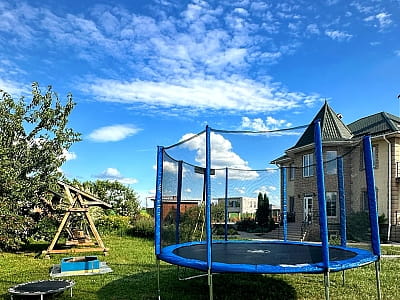 батут в загородном комплексе Villa Village в селе Слобода возле Черкасс