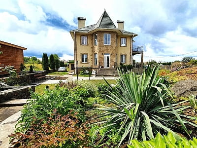 Villa Village в селе Слобода возле Черкасс — комфортный отдых у Днепра с чаном, сауной, бассейном и уютным домом только для вашей компании.