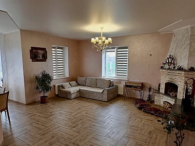 дом на 12 спальных мест с оборудованной кухней в загородном комплексе Villa Village в селе Слобода возле Черкасс