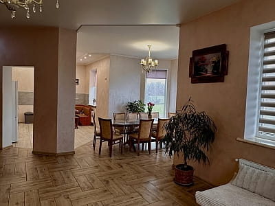 дом на 12 спальных мест с оборудованной кухней в загородном комплексе Villa Village в селе Слобода возле Черкасс