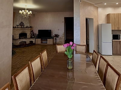 дом на 12 спальных мест с оборудованной кухней в загородном комплексе Villa Village в селе Слобода возле Черкасс