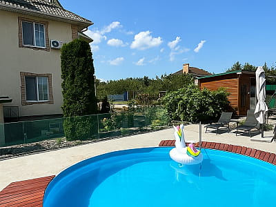 летний бассейн в загородном комплексе Villa Village в селе Слобода возле Черкасс