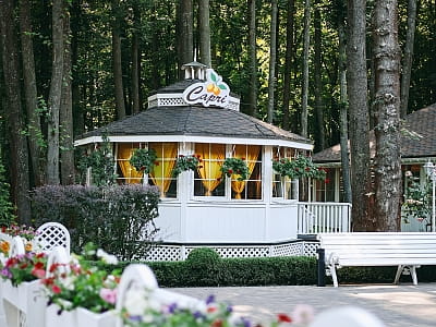 Беседка Capri в загородном комплексе ZASTAVA возле Умани