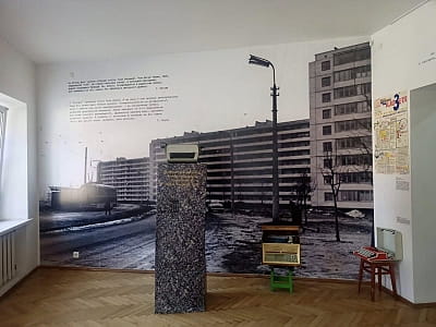 Литературно-мемориальный музей М. Булгакова на Андреевском спуске — киевский дом писателя, где сохранились интерьеры, архивы и история его творчества.