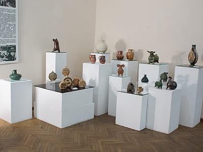 Национальный музей декоративного искусства Украины — одно из важнейших художественных учреждений государства, объединяющее многовековую историю, традиции и творчество украинского народа. 