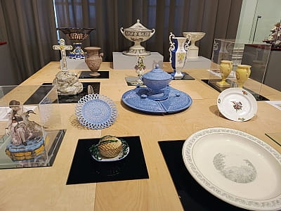 Экспозиция выставки возрожденных шедевров в Национальном музее декоративного искусства Украины