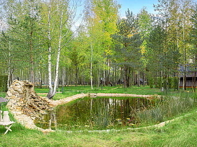 Загородный комплекс Mandra Petrichor - это изысканный глэмпинг в селе Забуяння, Киевская область, Макаровский район.