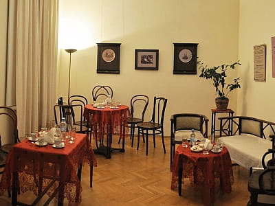 Историко-мемориальный музей Михаила Грушевского в Киеве — аутентичный дом ученого, где воссоздан его кабинет, семейная атмосфера и уникальная историческая экспозиция.