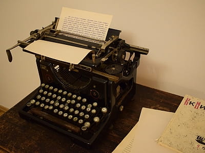 Историко-мемориальный музей Михаила Грушевского в Киеве — аутентичный дом ученого, где воссоздан его кабинет, семейная атмосфера и уникальная историческая экспозиция.