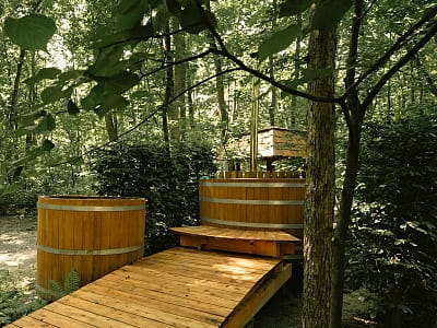 японские купели - Офуро в глэмпинге NAMETY PARK на территории киевского ВДНХ