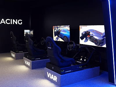 VIAR - один из крупнейших клубов виртуальной реальности в Киеве в торгово-развлекательном центре Cosmo Multimall недалеко от станции метро Шульвская