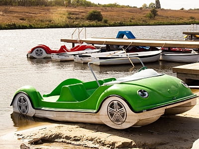 прогулка на катамаранах и лодках в загородном комплексе «Скифия» в Кировоградской области