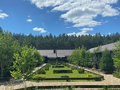 Загородный комплекс «Аквамарин» — это летняя рекреационная локация недалеко от Полтавы, расположенная в селе Цибули, всего в нескольких километрах от города. 