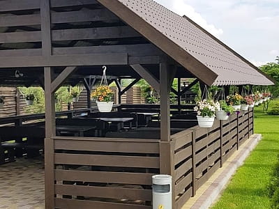 беседки в загородном комплексе «Аквамарин» в селе Цибули, недалеко от Полтавы