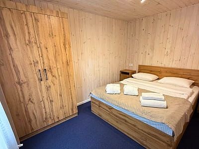 уютные номера и коттеджи в загородном комплексе Balka Eco Club в живописном уголке Полтавской области, среди природы, тишины и водной глади