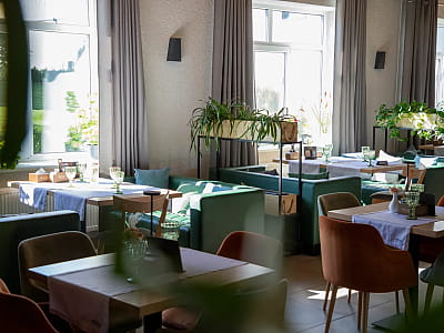 ресторан в загородном комплексе Balka Eco Club в живописном уголке Полтавской области, среди природы, тишины и водной глади