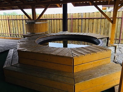 карпатский чан в загородном комплексе Bulanovo в селе Буланово Полтавской области